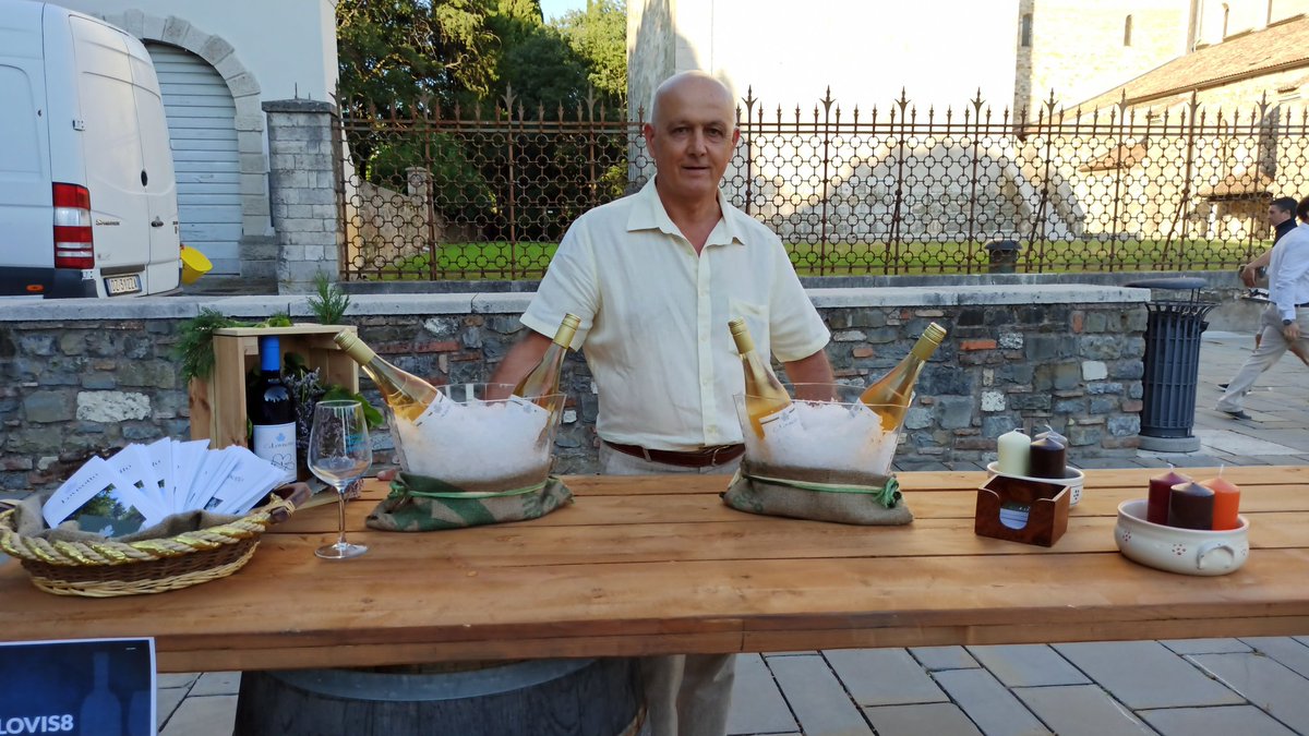 Lassù sulla collina, una volta chiamata Guardafuoco,loc. Poianis di #prepotto è nata una cantina. È piccina ma molto carina. Sembra quasi una poesia, si perché quando si parla di vino,  vigna, bosco, non si può far altro che far poesia...