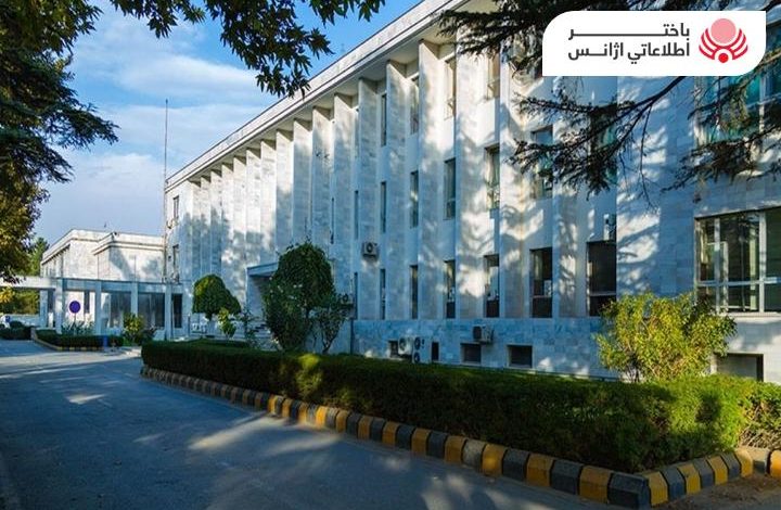 صرحت وزارة الخارجية الأفغانية إنه نتيجة جهود المسؤوليين الأفغان في قنصلية مدينة #جدة السعودية، تم تحرير ٣١٤ سجين أفغاني من سجود تلك الدولة.
حيث تم تحرير هولاء السجناء من سجون عسير، وجيزان، والبهاء، وابها، وطائف، ومدينة منورة، وقنفذا، وشميسي، وتبوك، وهدا، وتم نقلهم إلى #أفغانستان.