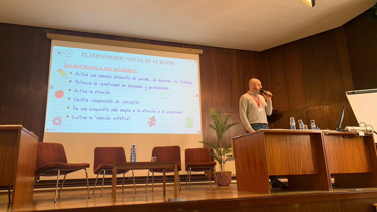 ArtigaCharo's tweet photo. Gracias @desiderio_profe @carolinasaeber @leaesasin @carmenlori1 @OlgaPelaezAlva2 @natalialzam @susana_royo @AnaperezE por transmitir tanta inspiración y motivación a los casi 150 profes de las #EoisAragon en la #JornadaInnovacionEoisSiglo. https://t.co/8cvhk1fVsT