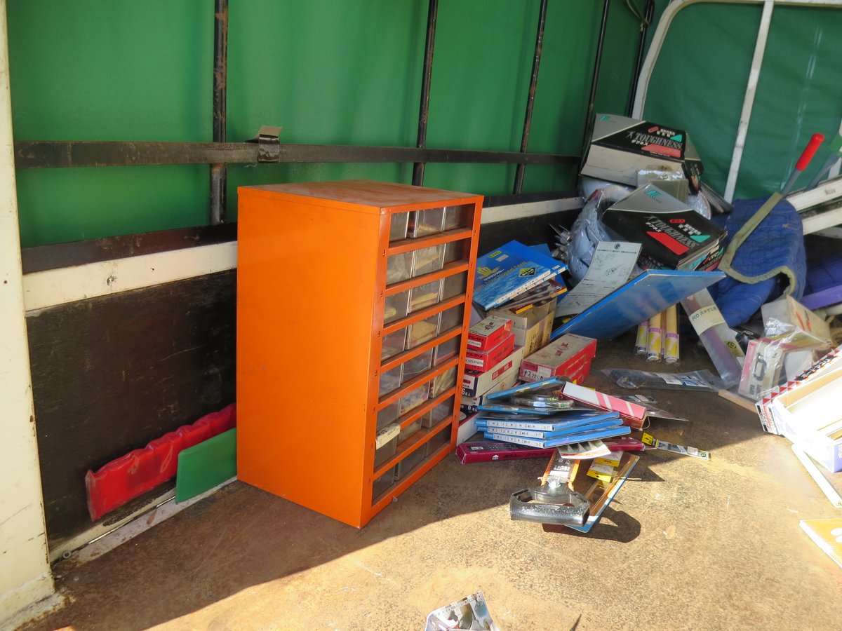 actool_8go's tweet image. 先日出張買取がありまして！
今頑張って棚出ししています！
元々が高額なルータービットなどどんどん特価で出していきます！
ぜひ遊びに来てください！
#アクトツール ＃川崎 #国道246号 #買取販売 #中古工具
#プロ工具