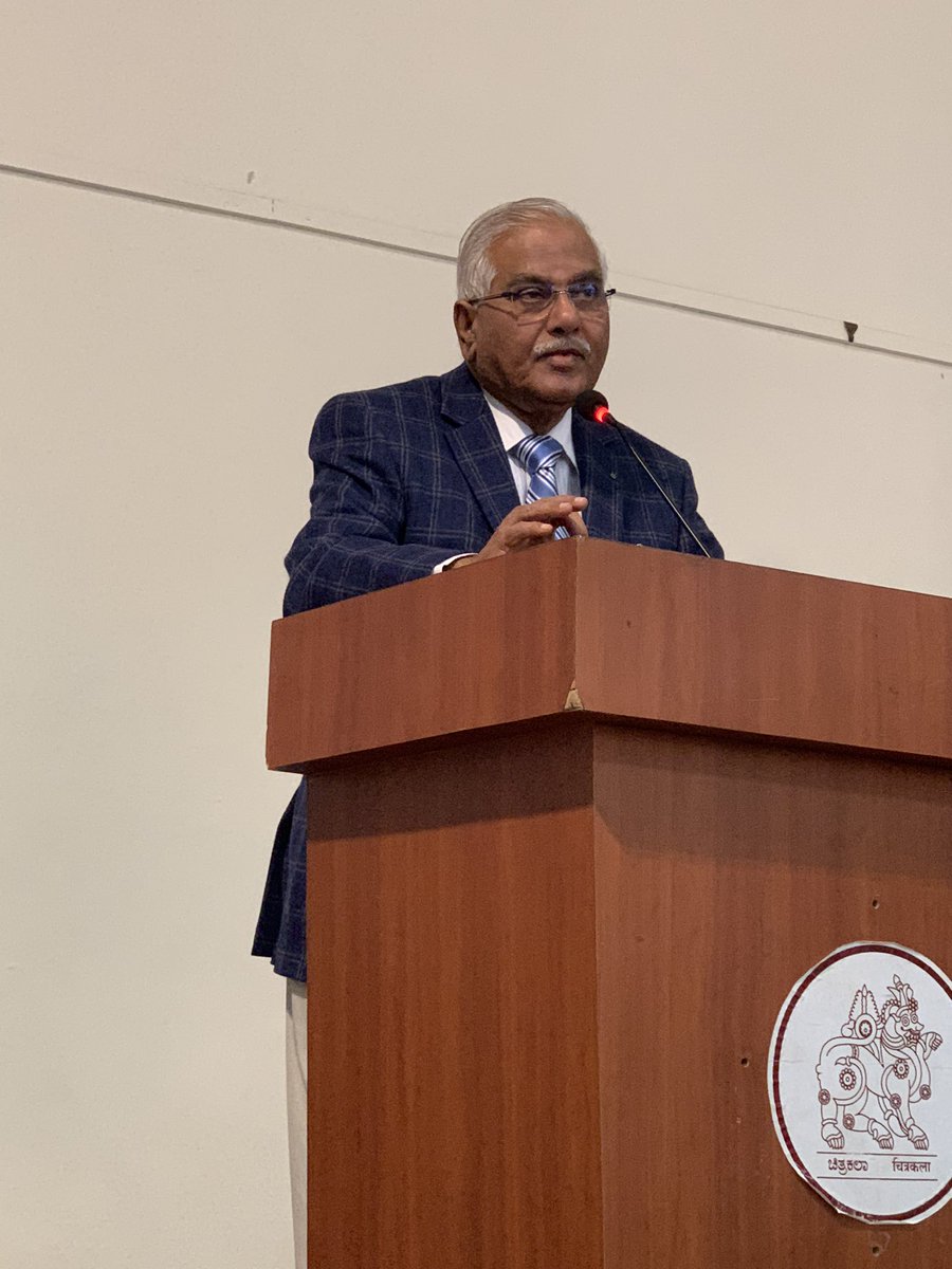 ShabnamHashmi's tweet photo. Justice Gopal Gowda strongly criticises attempts 2 undermine d collegium system. systematic attack on judiciary. strongly criticised  Vice President’s recent speech questioning the Kesavananda Bharti case judgement. We are facing the danger of protection of the constitution. https://t.co/Hgu0oRCUWk