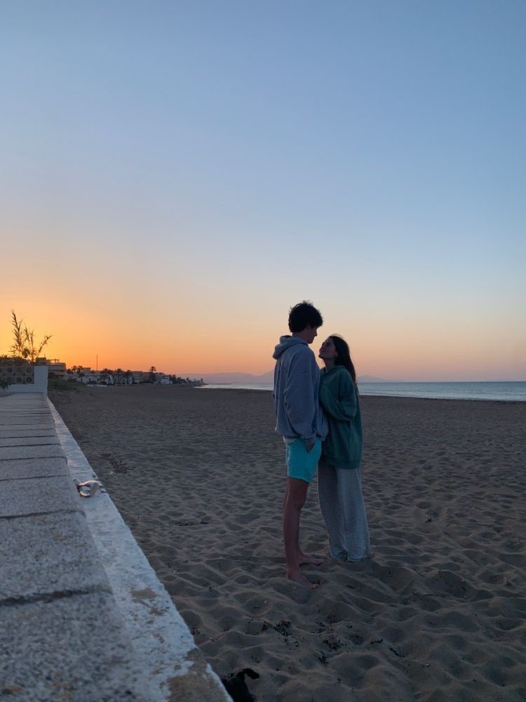 carrie bradshaw tweet media