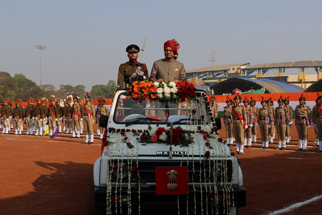 राज्यपाल ने मोरहाबादी में फहराया तिरंगा- The Governor hoisted the tricolor in Morhabadi