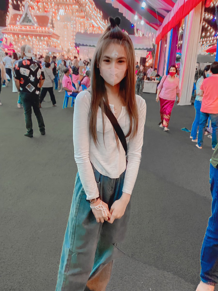 Anny82301356's tweet photo. สร้างบุญบ้าง ���🏻😇ทำแต่บาปมาเยอะล่ะ🤣@วัดโพธิ์ลอย #เด็กเพชรบุรี #ทวิตเตอร์ #เพชรบุรี https://t.co/6zxAwoBtGg