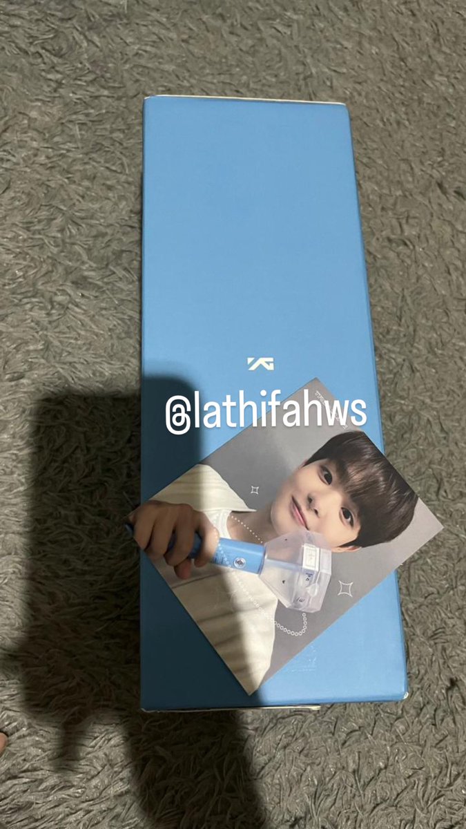 lathifahws's tweet photo. [Help LIKE RT]

WTS / want to sell 
TEULIGHT (TREASURE Official Lightstick) PRELOVED + 2021 Welcoming KIT-video (sealed)

-Ready kamar
-Fullset (ls+box+pc jihoon)
-Kondisi masih oke bgt!
-Baru 1x pake pas SHI
-DM untuk detail &amp; harga
📍TangSel
🍊boleh oren

t. wts wtb ls treasure https://t.co/hqY8o7xoXp