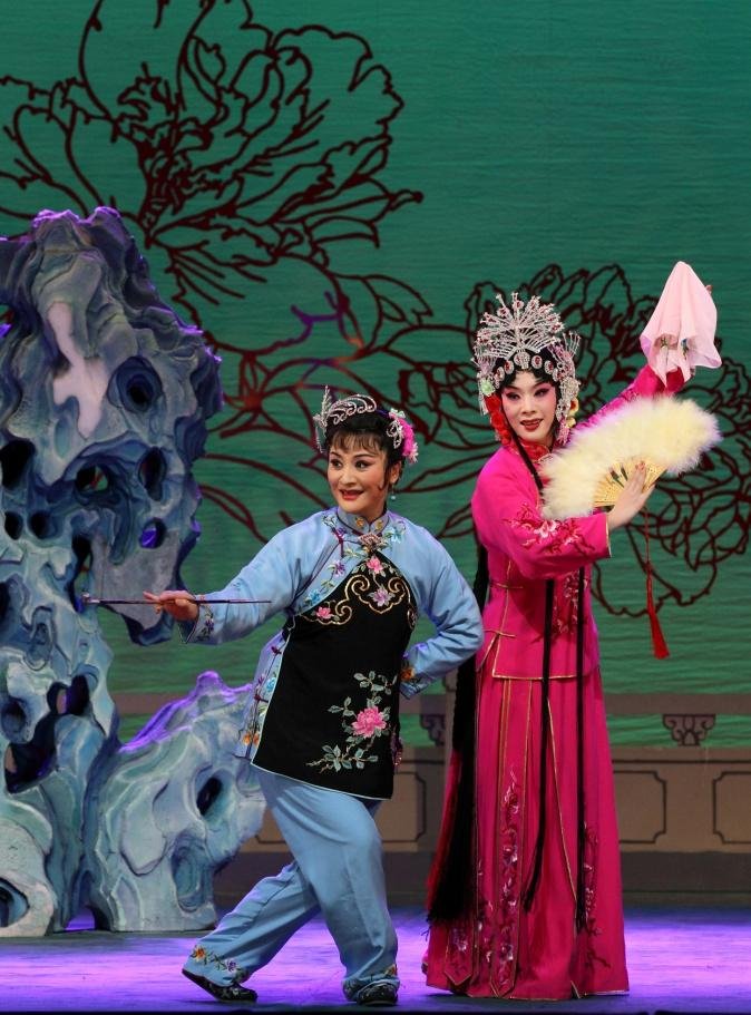 PerformingChina's tweet photo. 😍😍 Flower Is a Matchmaker, a classical piece of #PingjuOpera, depicts a complicated love story with a happy ending and is often performed to celebrate Spring Festival. [Photo/Official WeChat account of Dezhou Grand Theater] https://t.co/LQ5IuLZ1MX