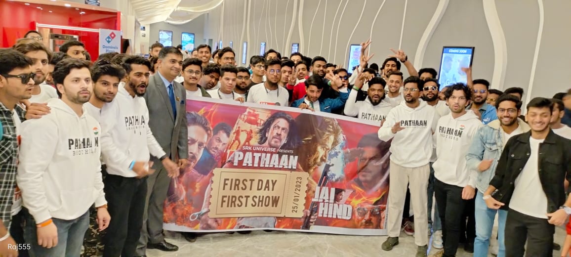 Raza_Shaikh_92's tweet photo. #Pathaan100crWorldwide 
#Pathaan #PathaanFirstDayFirstShow 
#Pathaan_Dekhega_Hindustan 
#BlockbusterPathaan https://t.co/nlWgUDDHyO