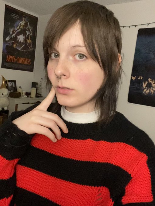 I straightened my hair and I think it’s cute :)))) https://t.co/KOHNa7cEdV