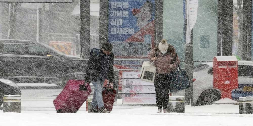 Travel chaos: South Korea, Japan grapple with extreme weather, widespread delays during Lunar New Year

Read more here: 

