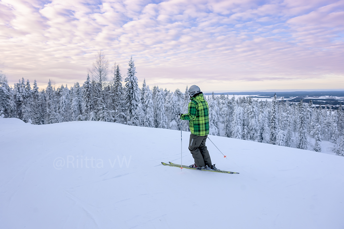 🇫🇮#luontokuva #talvi #talviluonto #pakkaspäivä  #talvivalo #Suomi #Finlnad #WinterWonderland #NaturePhotography #winter #lumikuva #snowphotography #snowphoto #talvikuva #talvikuvaus #winterphotography #winterphoto #finnishwinter #winterfinland #suomalainen #Vuokatti #laskettelu🇫🇮