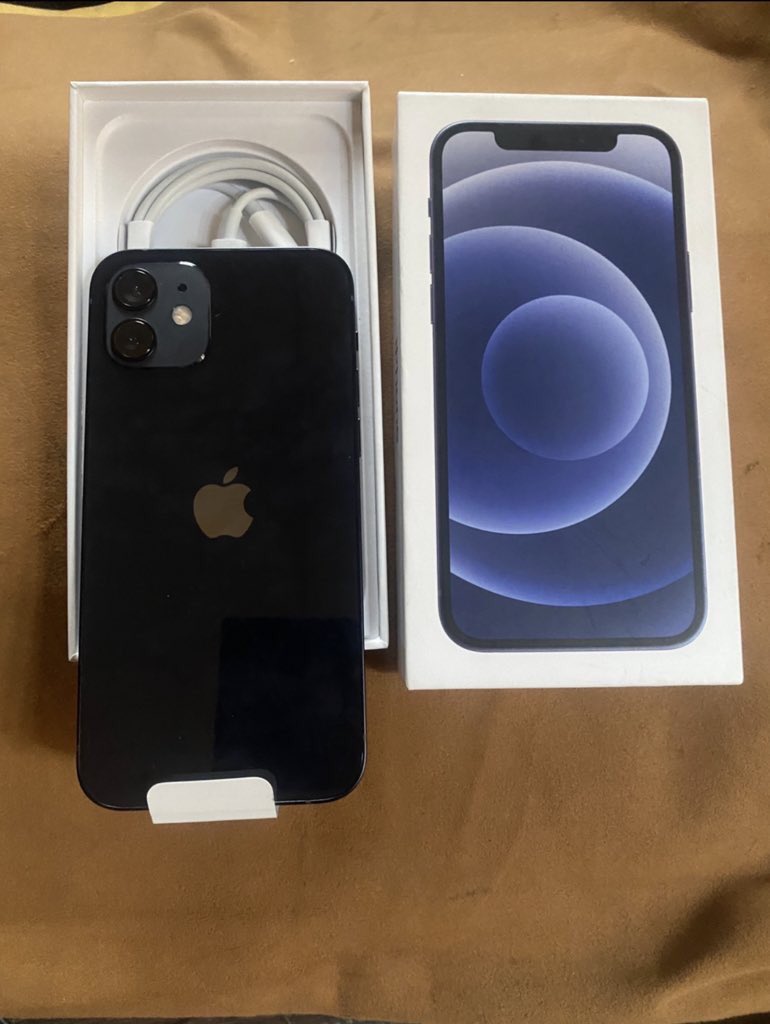 HarriFerrari_'s tweet photo. GIVEAWAY 🔥🔥🔥

Brand New iPhone 12 • 128gb 
₦400,000 only

📱09074854347
📍Lagos
IG : @SwaechPointTech 

Please RT 🙏🏿 https://t.co/cXfYYGrfdF