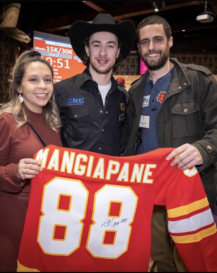 Thank you <a href="/GGPoker/">GGPoker</a> &amp; <a href="/NHLFlames/">Calgary Flames</a> for an awesome night at the Calgary #Flames 16th Ambassadors Celebrity Poker Tournament last night.

Had a blast &amp; met a lot of great people! #GGPokerCanada 🤠

Knocked out🥊 <a href="/andrewmange13/">Andrew Mangiapane</a> &amp; scooped his jersey💪