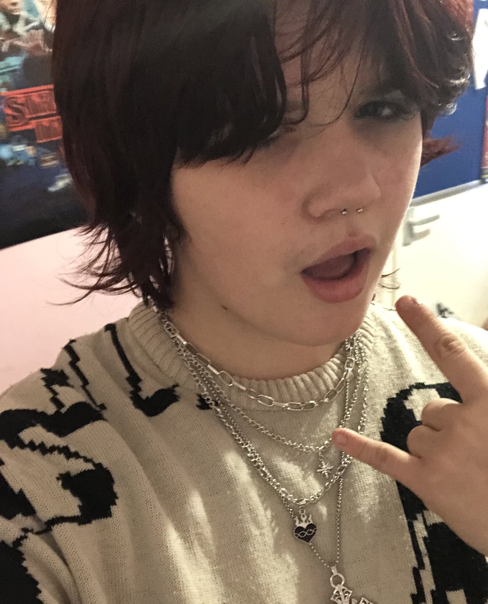 flimflamsboots's tweet photo. omg its my first #flamtwtselfieday 🤭🤭 https://t.co/lVnMZgC2ZZ