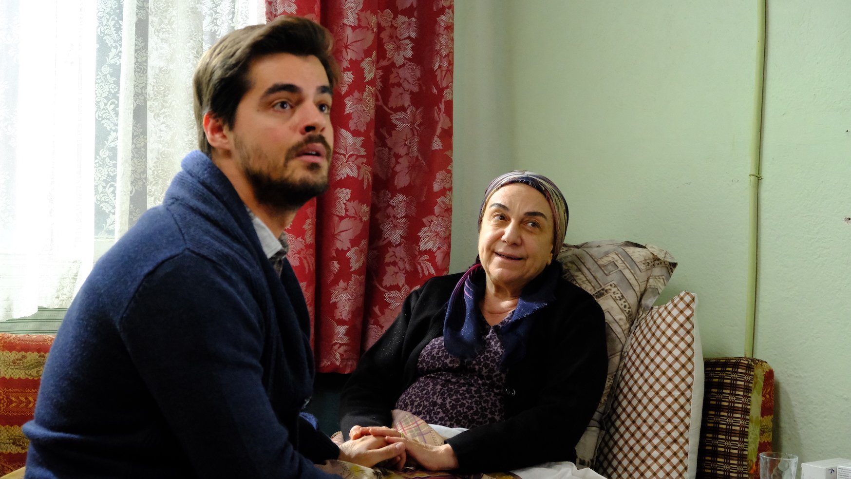 FnYb1DvXkAED-EP?format=jpg&name=large