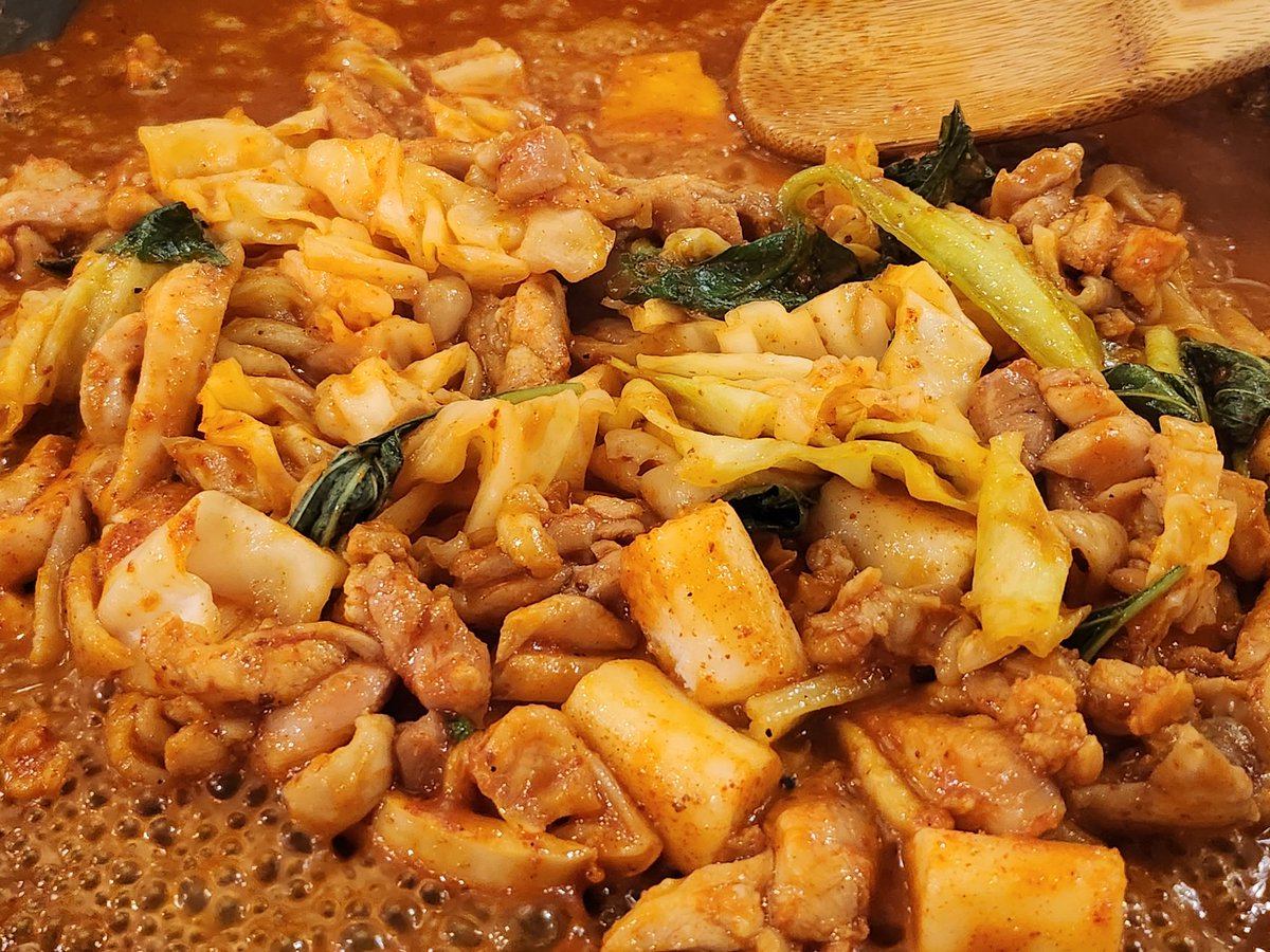 춘천닭갈비 보다 더 맛있는
오대감 닭갈비 추천합니다.

m.blog.naver.com/ds4cdl/2229950…