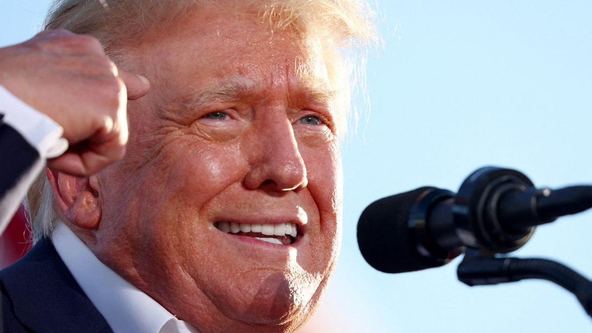 LCI's tweet photo. Donald Trump de retour sur Instagram et Facebook "dans les prochaines semaines" https://t.co/G85Cc5HAxQ https://t.co/cw1186M19Z
