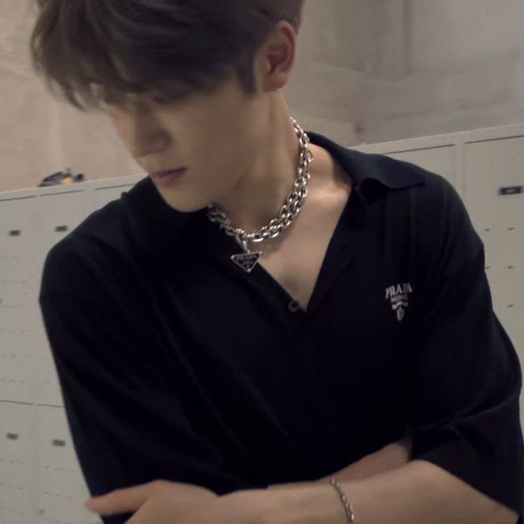 entirely 

— jung jaehyun au, © mijorvy