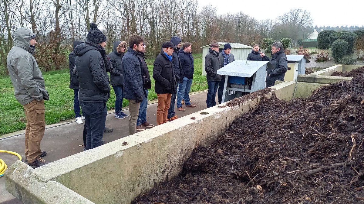 syl20g's tweet photo. Deuxième journée du #CDPMtrip en Ille-et-Vilaine très intense, avec une visite de ferme en #AgricultureBiologique, celle d'une station de compostage, la découverte de la coopérative @deshyouest et une rencontre avec des membres du @ceta_35 ! https://t.co/2Tek41NGwu