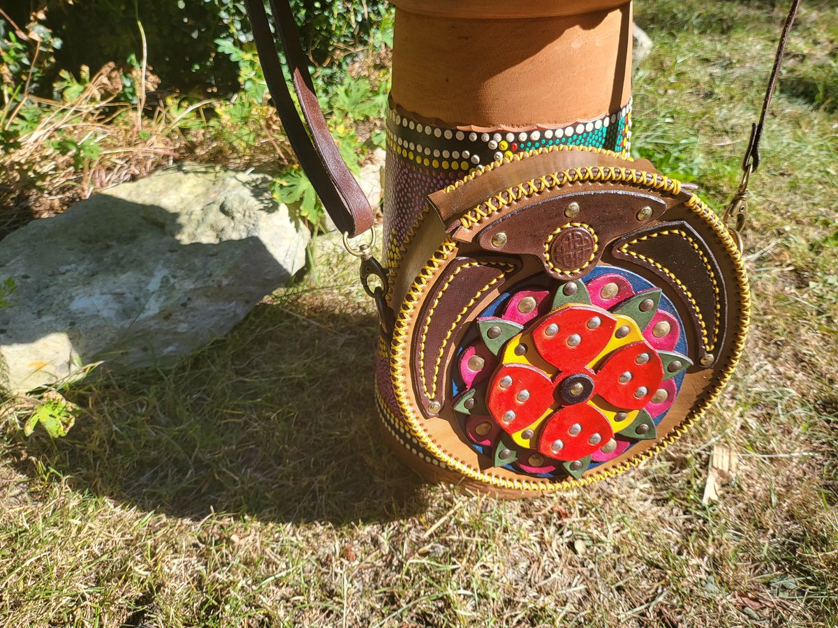 ouroborospatte1's tweet image. Cylindrical Handbag from our #etsy shop. You can buy the pattern on: etsy.com/shop/Ouroboros…
#handbag #leatherpatternpdf #leathercraft #homemadediy #ouroborospatternscz #diysewingtemplate #digitaldownload #circlehipbag