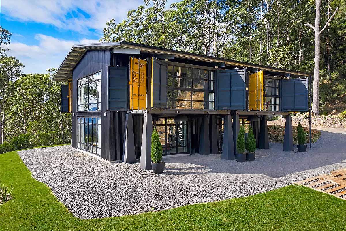 NeozOne's tweet photo. Une incroyable maison d'architecte fabriquée à partir de conteneurs d'expédition #maisoncontainer
https://t.co/MSYDeTp6YX https://t.co/IrilbYMiMx