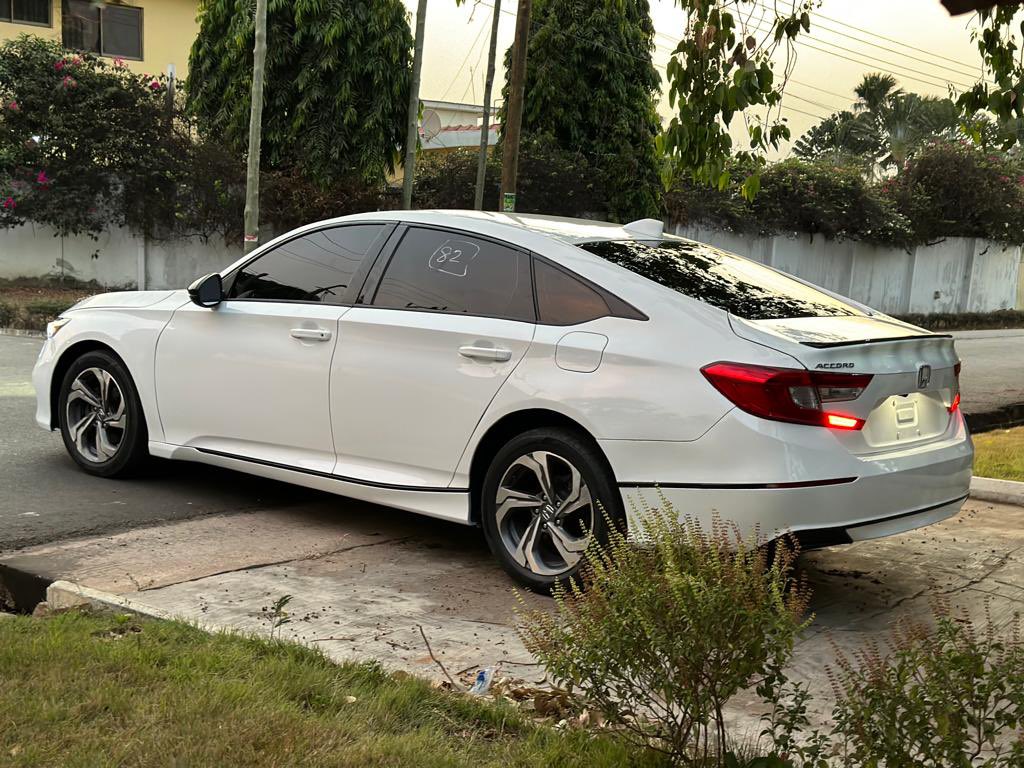 prinaketrading's tweet photo. 2018 Honda Accord E-XL | Fully Loaded
Condition:
Foreign Used
Drive:Automatic
Body type:Sedan
Fuel:Petrol
Mileage: 39,875
Engine: 1.5L
Price: GH₵250,000
Description:
•Keyless entry & Start,Sun Roof
•Reverse Cam,Alloy rims
•Black Interior,Fog lamps
Pls RT
#PrinakeTrading 🚙 https://t.co/cB0hm1PxLH