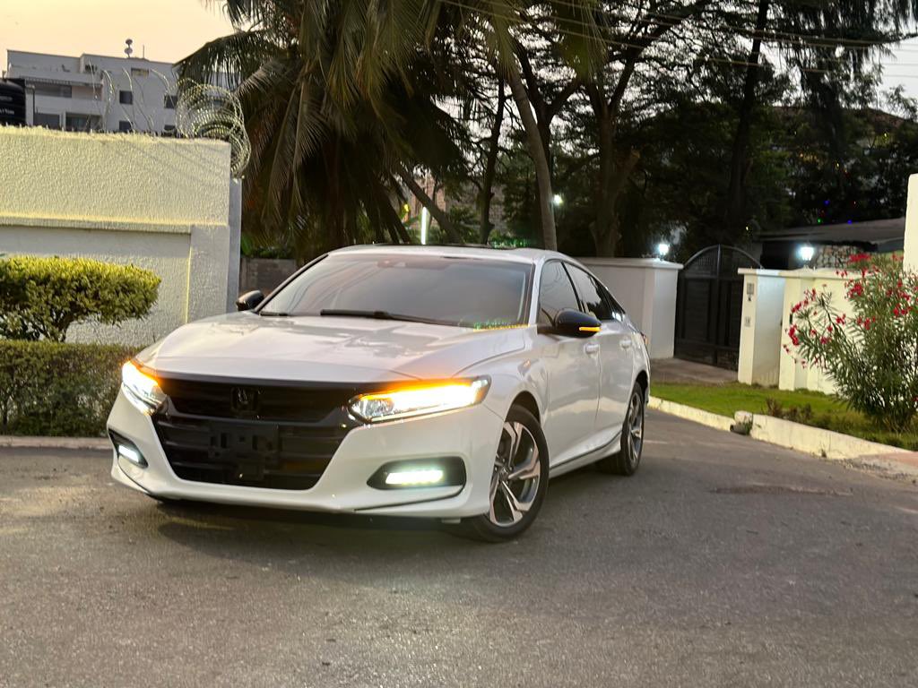 prinaketrading's tweet photo. 2018 Honda Accord E-XL | Fully Loaded
Condition:
Foreign Used
Drive:Automatic
Body type:Sedan
Fuel:Petrol
Mileage: 39,875
Engine: 1.5L
Price: GH₵250,000
Description:
•Keyless entry & Start,Sun Roof
•Reverse Cam,Alloy rims
•Black Interior,Fog lamps
Pls RT
#PrinakeTrading 🚙 https://t.co/cB0hm1PxLH