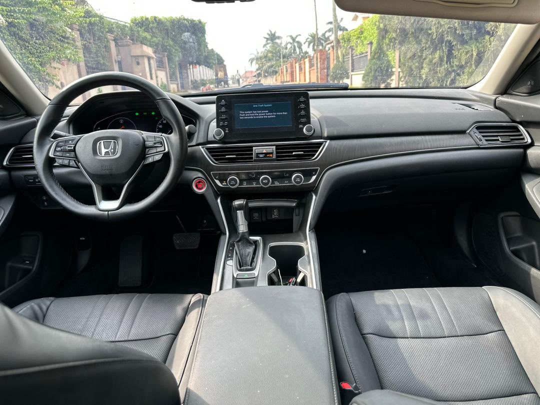 prinaketrading's tweet photo. 2018 Honda Accord E-XL | Fully Loaded
Condition:
Foreign Used
Drive:Automatic
Body type:Sedan
Fuel:Petrol
Mileage: 39,875
Engine: 1.5L
Price: GH₵250,000
Description:
•Keyless entry & Start,Sun Roof
•Reverse Cam,Alloy rims
•Black Interior,Fog lamps
Pls RT
#PrinakeTrading 🚙 https://t.co/YIh2ap7VFi
