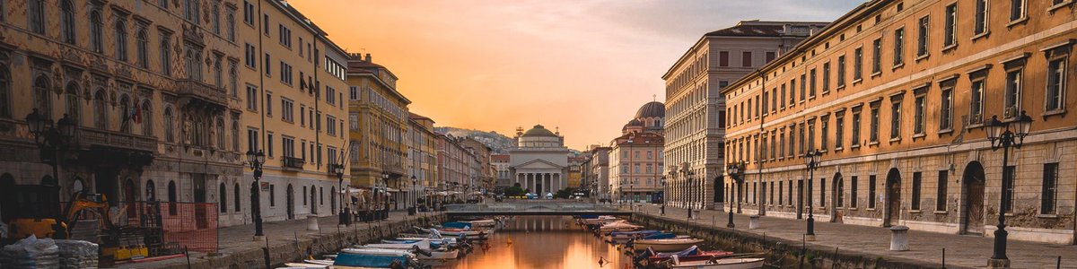 Cinque ottimi motivi per organizzare un viaggio a Trieste. Ve li raccontiamo in questo articolo. guidemarcopolo.it/articoli/idee-…