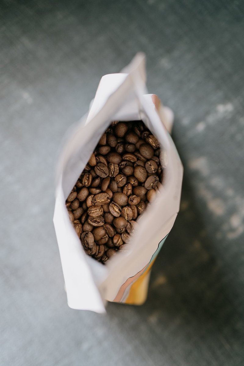 from the ground, to the ground 🌱
Our coffee bags are 100% compostable. That includes the label and the ink too! Simply add any empties to your food waste bin or compost heap, and let nature take care of the rest. 🌿