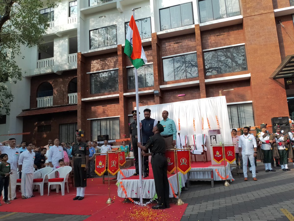DefencePROTvm's tweet image. 122 Infantry Battalion (TA) MADRAS Pipe Band performed at The District Court, Kozhikode on the occasion of Republic Day Celebrations. Sub Maj &amp;amp; Hony Lt Ashokan of the Unit was Guest of Honour at the ceremony.