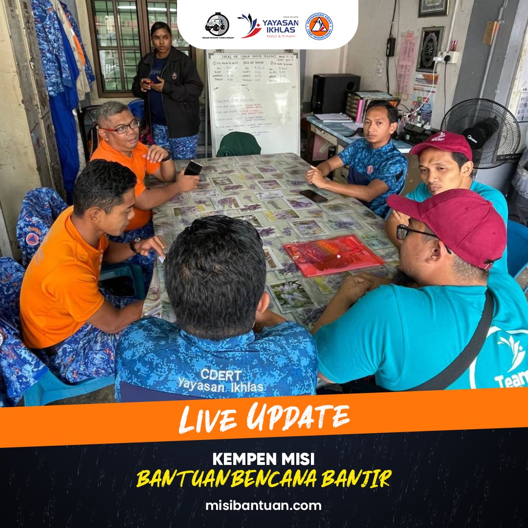 YayasanIkhlas's tweet image. #UpdateTerkini  | SUMBANGAN BUAT MANGSA BANJIR DI JOHOR

Perbincangan dan Pemberian Kit Wanita dan Kit Emosi di antara Yayasan Ikhlas Johor kepada APM Daerah Segamat. 

#YayasanIkhlas #PeduliPrihatin #BanjirJohor #Bencana
#TeamTanganKuat