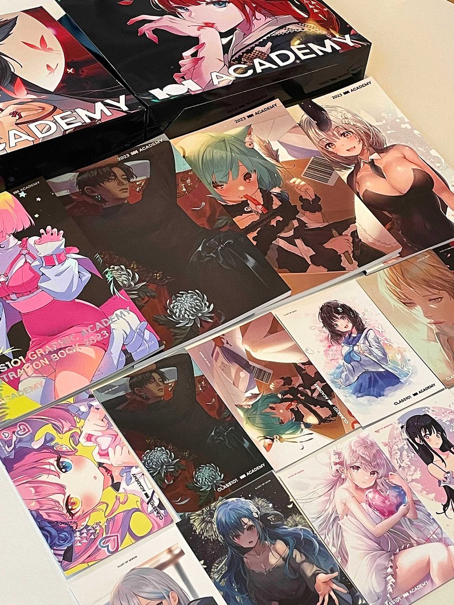 💗101아카데미 굿즈 실물 등장💗
5초컷으로 득템 가능한거 실화..?🫢

일러스타 페스 기간동안
101아카데미 부스에서 이벤트 참여하면
영롱 굿즈✨ 모두 증정 드립니당❣️

이벤트 상세내용이 궁금하다면?
👉🏻 cafe.naver.com/class101live/1…

+)) 사진이 실물을 못 담아요..😇

#101아카데미 #일러스타페스
