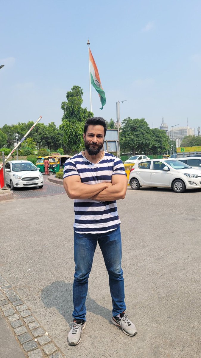 BhanotShalin's tweet image. It's the day to celebrate country and it's freedom... Wishing you all a very Happy Republic Day! 🇮🇳

#AnythingButOrdinary #happyrepublicday #RepublicDay2023 #nation #celebrate #Republic #specialday #shalinbhanot #shalin #ShalinKiSena