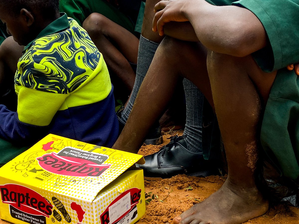 ADRAZimbabwe's tweet photo. Sometimes all a child needs is a small gesture to let them know that they are loved and valued💚👞🧦
#schoolshoes #educationmatters #schoolsocks https://t.co/lZtBnmvxWU