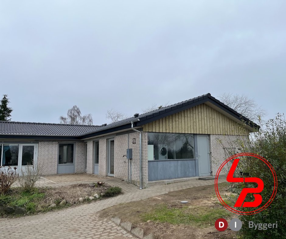nyttagodense's tweet photo. Det færdige tag i Glamsbjerg! 🏠

Skal du have nyt tag i 2023 ?🏠
Kontakt os på:
Mail: info@lbtag.dk
Tlf : 21550204
Eller læs mere på vores hjemmeside:
https://t.co/OrdjGAQ9Wl
#nyttag #lbtag #fyn #Glamsbjerg https://t.co/AVdb7OVndN