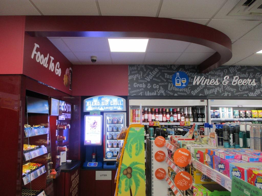 wyethprojects's tweet image. Wyeth Project Services designed &amp;amp; project managed the remodel and installation of 5 EV chargers and accompanying LV panel and substation installed at the @MotorFuelGroup, Childs Way Service station.
Thanks to NH Shopfitting and SC Forecourts for their work on this project.