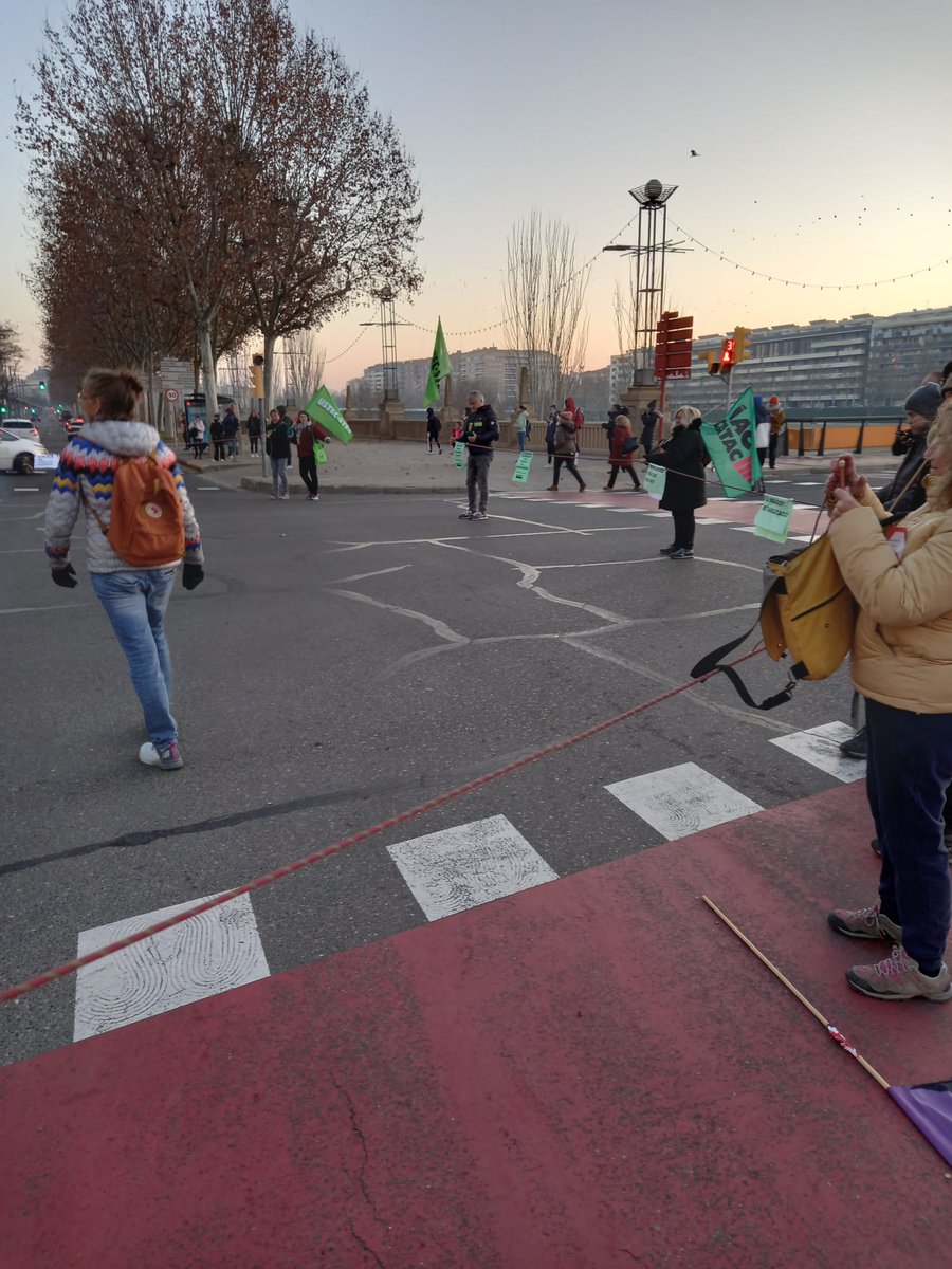 CATAC_IAC's tweet photo. Segon dia de la #VagaEducacioSanitat avui amb concentracions arreu del territori 
#26G som amb el piquet de #Lleida per la defensa d'uns serveis públics de qualitat.

Lluitem pels drets del personal PAS, 
100% jornada, 100% salari!

#PASEducacioEnLluita
#CambrayDimissió https://t.co/1BcO9NOADE