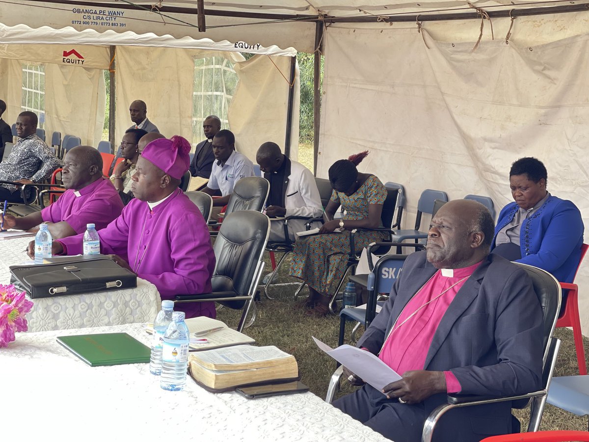 BishopOlwa's tweet photo. Ven. Rev. Canon Frederick J. Baalwa had this to say about a teacher:
A mediocre teacher - tells, a good teacher explains, a spiritual teacher demonstrates and a great teacher inspires. DoL teachers convention is here, everyone is in high spirit. God be praised. https://t.co/UAX9WsY1H8