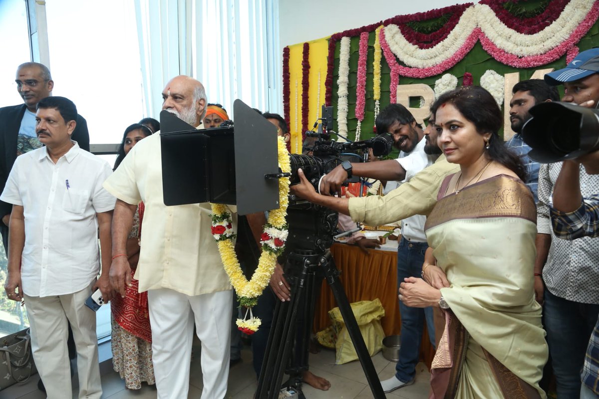Tupaki (@tupaki_official) on Twitter photo Legendary Director <a href="/Ragavendraraoba/">Raghavendra Rao K</a> is all set to produce a new film titled #SarkaruNaukari under #RKTeleshowPvtLtd banner, directed by <a href="/ShekarPhotos/">@ganganamoni_shekar</a> with #Akash as lead! ❤️
<a href="/BVazhapandal/">Bhavana Vazhapandal</a> #TanikellaBharani @sandilyapisapa1 <a href="/OfficialSunitha/">Sunitha Upadrasta</a> #RamVeerapaneni Legendary Director <a href="/Ragavendraraoba/">Raghavendra Rao K</a> is all set to produce a new film titled #SarkaruNaukari under #RKTeleshowPvtLtd banner, directed by <a href="/ShekarPhotos/">@ganganamoni_shekar</a> with #Akash as lead! ❤️
<a href="/BVazhapandal/">Bhavana Vazhapandal</a> #TanikellaBharani @sandilyapisapa1 <a href="/OfficialSunitha/">Sunitha Upadrasta</a> #RamVeerapaneni