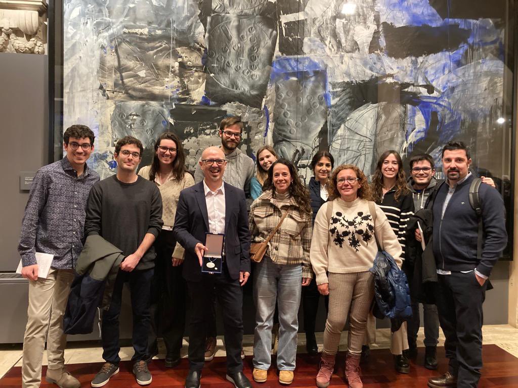 Yesterday was a wonderful day for <a href="/PPMC_UAB/">Ventura's Lab</a> . Salva was awarded with a Narcís #Monturiol medal for his contribution to science and technology in Catalunya. So proud of him and the rest of the group!
Let's go!