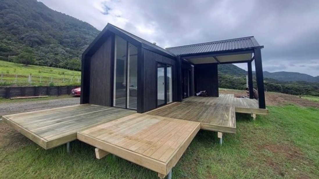 Our partners at @StopdiggingNZ have been busy with our award wining ground screws! Check out this amazing cabin situated below a gorgeous mountain range!!!