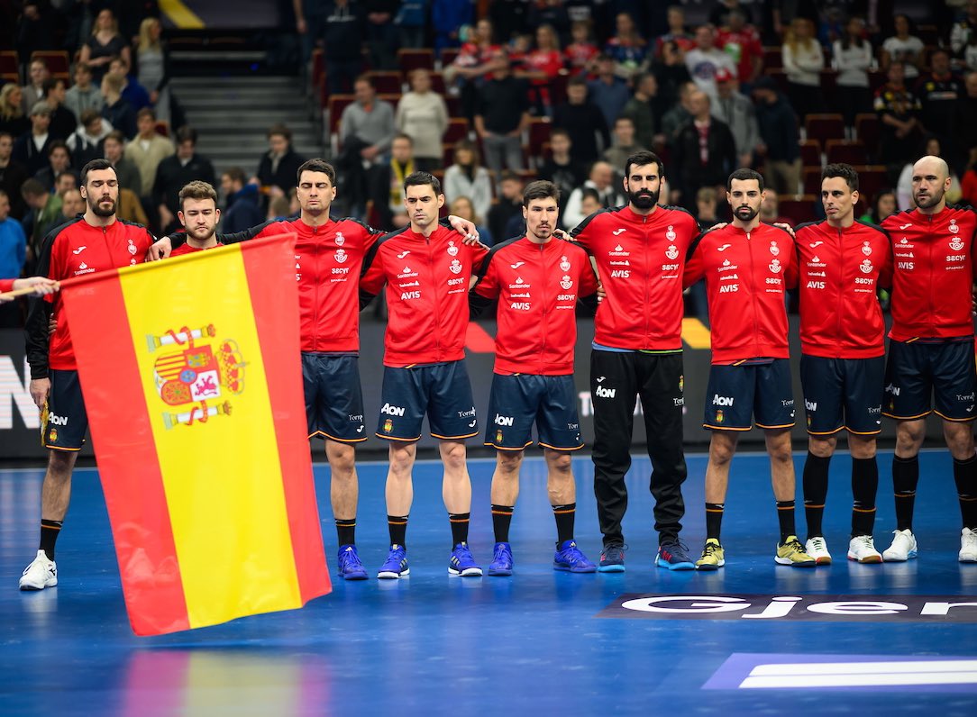 RFEBalonmano's tweet photo. 📜 Si contamos desde 2011, los últimos 12 años…

🔝 Este grupo ha jugado 12 semifinales de 15 torneos disputados

🏅 Y se ha colgado 9 medallas

🤯 ES VERDADERAMENTE INCREÍBLE, #Hispanos🇪🇸

#StickTogether #POLSWE2023 #SerHispano https://t.co/4OikM6N8Ep