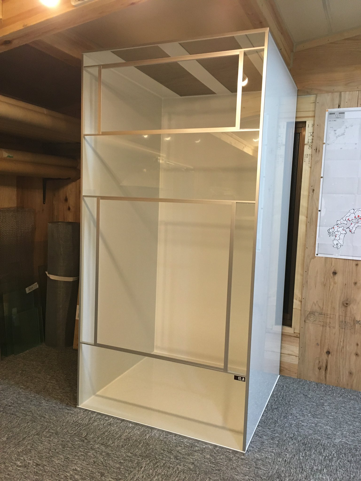 爬虫類ケージ 龍匠オーダーメイド品 幅900奥行き600高さ900