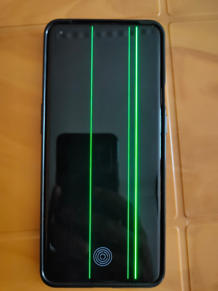 korpbaz's tweet image. I am a oneplus user since 2017. Currently using oneplus 9 pro. But surprisingly after updating my device to Android 13 the phone showed a green line. Now after 3 weeks it has 3 green lines. I don&apos;t know what to do.#OnePlus #OnePlus_IN  #OnePlus_Support