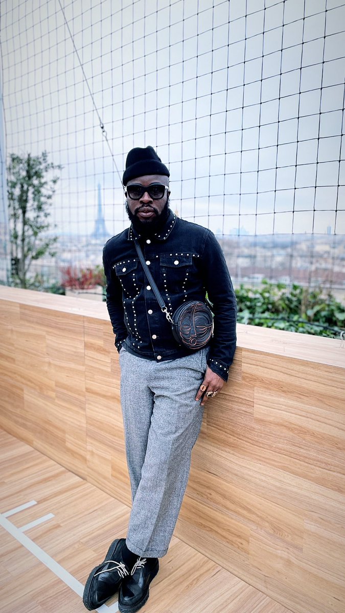 M.anifest tweet media