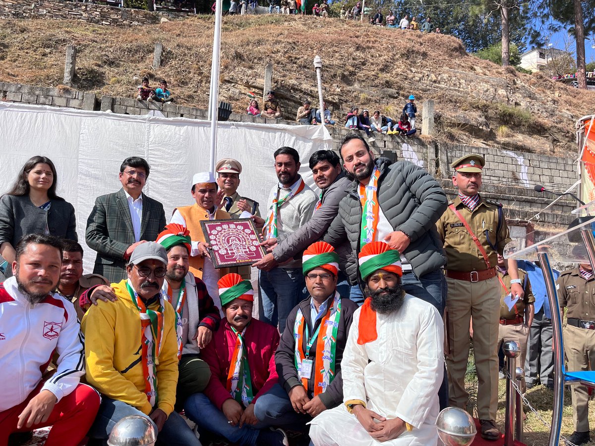 IVpkas's tweet photo. The tableau of ICAR-VPKAS, Almora has been selected as the second best tableau among more than 6 (Almora district) which participated in the republic day parade on 26th January 2023. 🇮🇳
#repulbicday
#tableau
#policelinealmora
#prize https://t.co/s3y1uRSz6q
