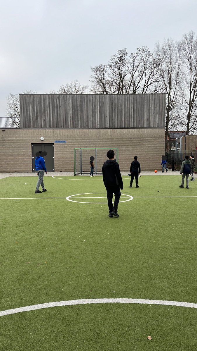 Voetbalclinic in de Hoge Vucht bij de Wisselaar.
