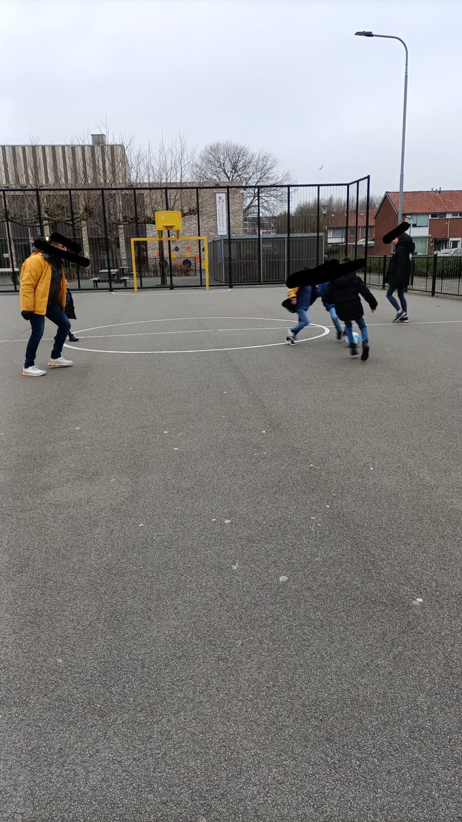 Voetbalclinic bij het Noorderlicht in de Hoge Vucht.