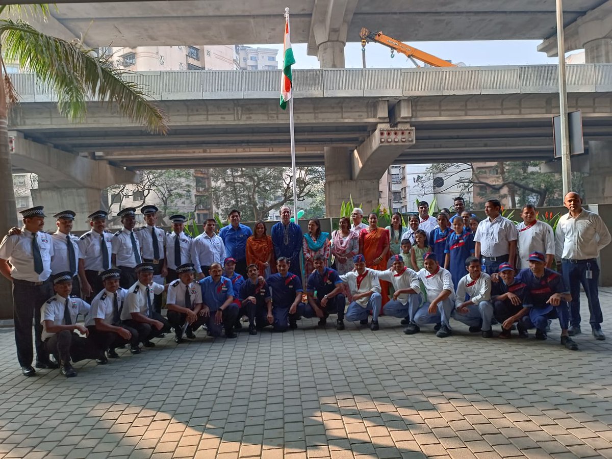 oberoirealty's tweet photo. Glimpses from the flag hoisting ceremony held by Team @oberoirealty on account of #RepublicDay
#OberoiGardenCity #InternationalbusinessPark #OberoiInternationalSchool #Commerz #OberoiRealty
@oismumbai https://t.co/KBDH3wFK03