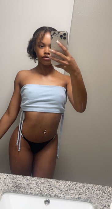 surprise 😇 https://t.co/PRNb0RUq78